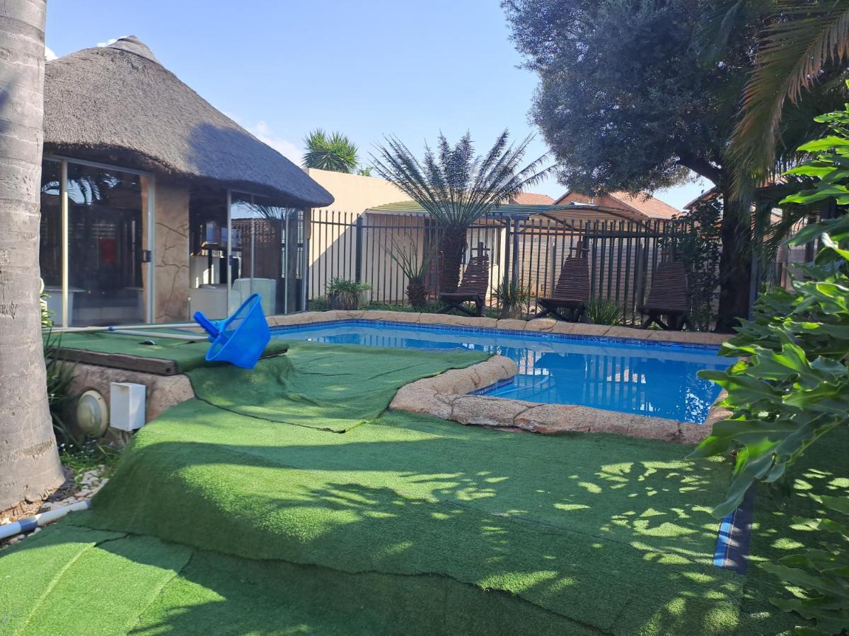 Residential Inn Pretoria-Noord エクステリア 写真