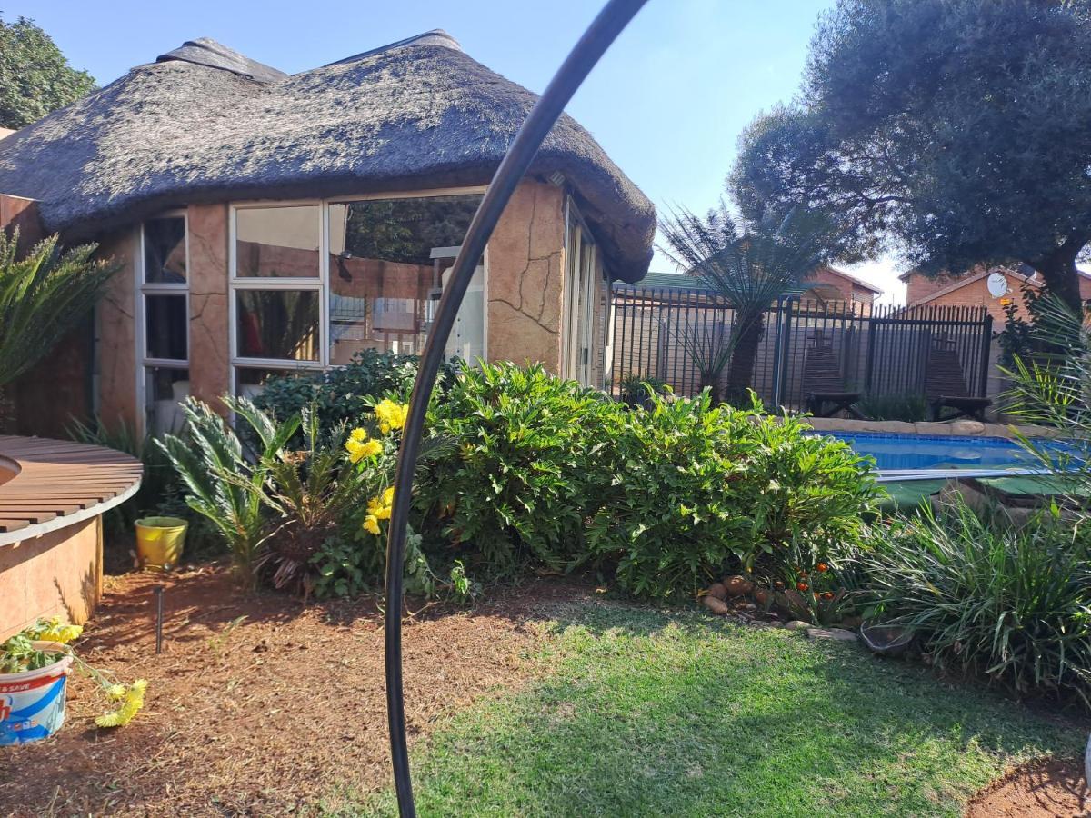 Residential Inn Pretoria-Noord エクステリア 写真