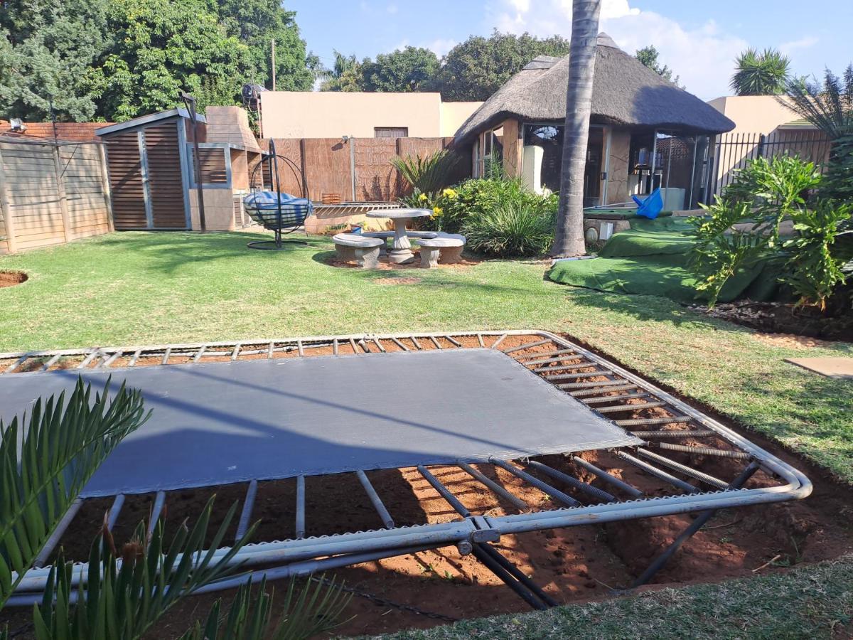Residential Inn Pretoria-Noord エクステリア 写真